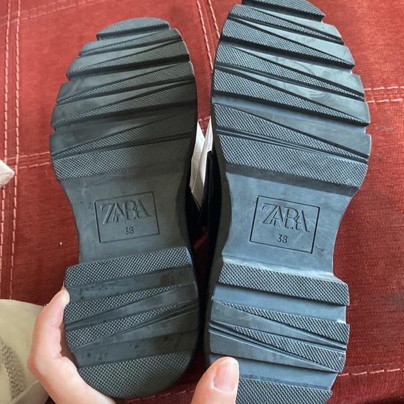 🆕ZARA- Track Sole Loafers/Black- Brand New in Dust Bag: Sz 7.5 - Picture 9 of 11